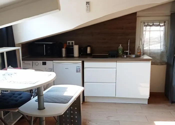 Dernier Etage Vieux Centre Lägenhet